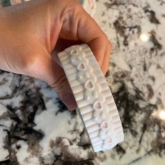 Precious moment sister dish with heart lid - Picture 10 of 10